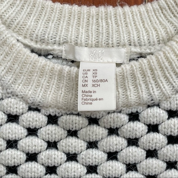 H&M Oversized Sweater - Picture 3 of 3